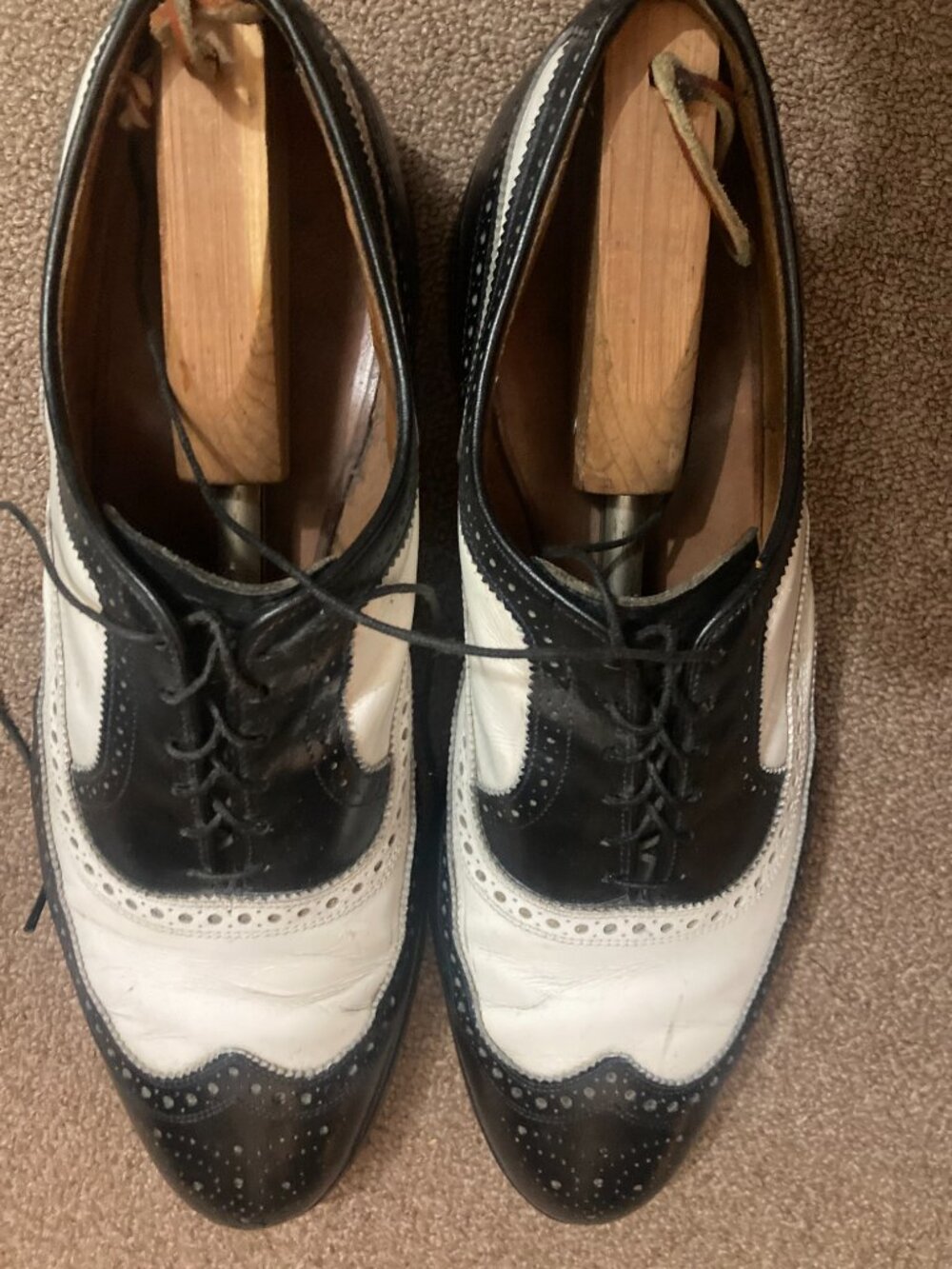Classic Allen Edmonds Spectators - Picture 5 of 6